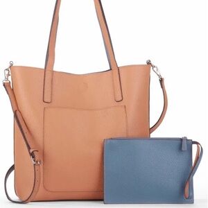 Vegan reversible carryall with a removable pouch tan/light blue